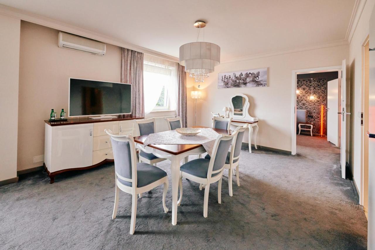 Bialy Dom Henlex Hotel Restauracja Poznań Eksteriør bilde