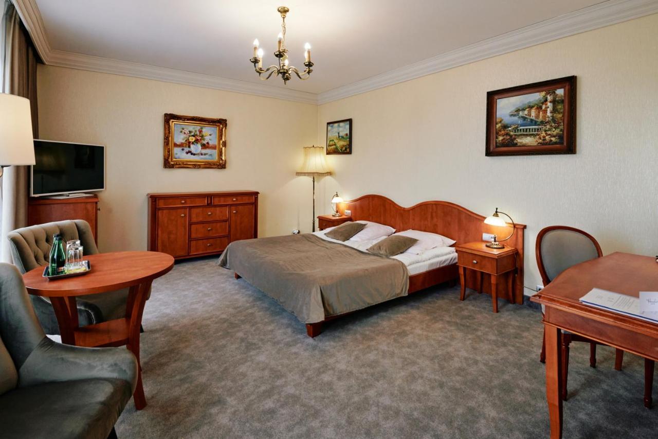 Bialy Dom Henlex Hotel Restauracja Poznań Eksteriør bilde