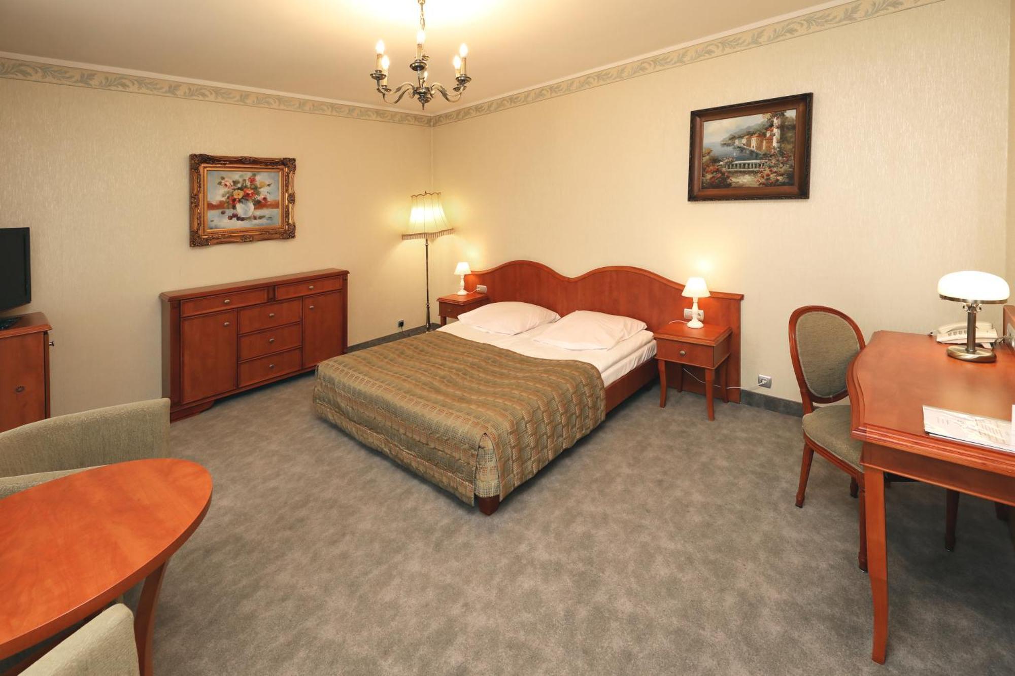 Bialy Dom Henlex Hotel Restauracja Poznań Eksteriør bilde
